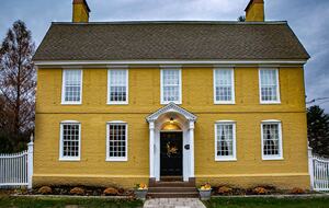 Mustard Manor on Main | Historic Getaway in South Glastonbury - Glastonbury, Connecticut