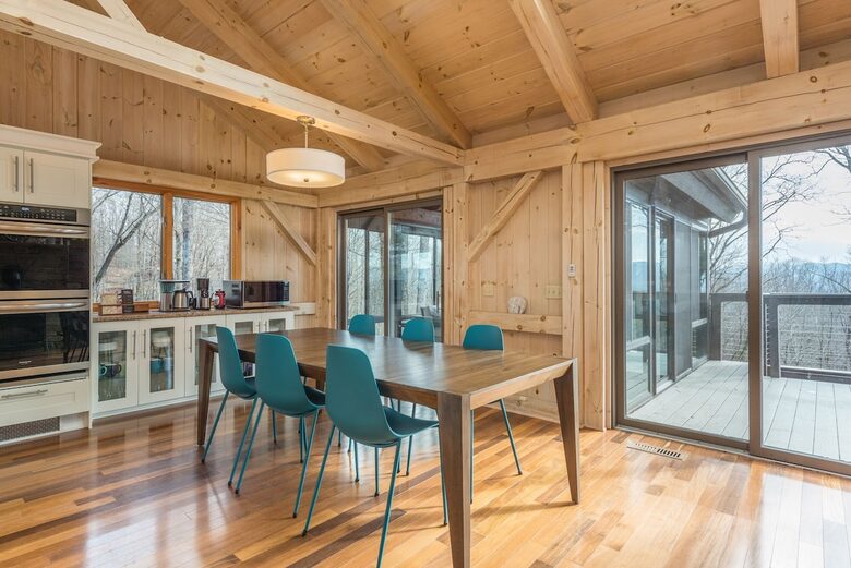 White Pine Retreat | Pet friendly, Beautiful Views and 20 Minutes to Asheville! - Arden, North Carolina