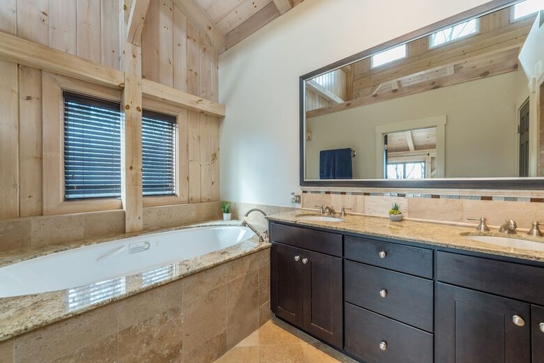 White Pine Retreat | Pet friendly, Beautiful Views and 20 Minutes to Asheville! - Arden, North Carolina