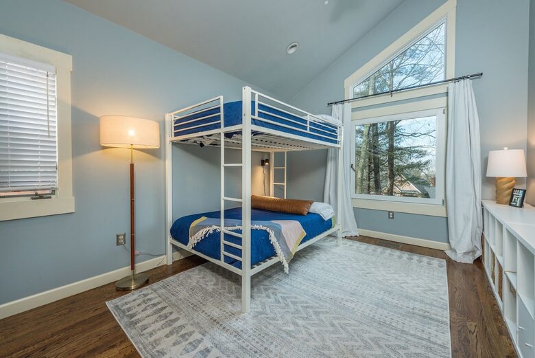 White Pine Retreat | Pet friendly, Beautiful Views and 20 Minutes to Asheville! - Arden, North Carolina