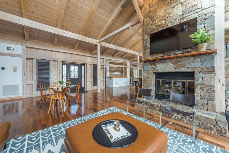 White Pine Retreat | Pet friendly, Beautiful Views and 20 Minutes to Asheville! - Arden, North Carolina
