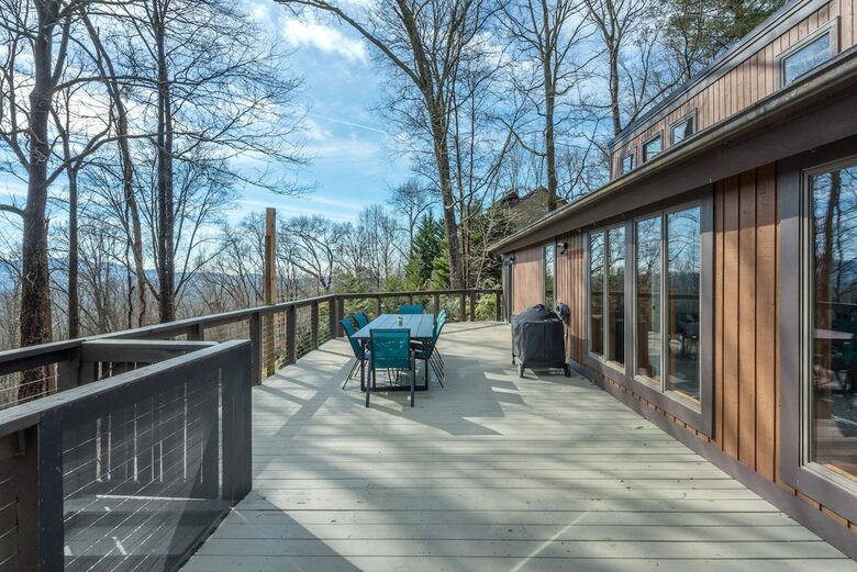 White Pine Retreat | Pet friendly, Beautiful Views and 20 Minutes to Asheville! - Arden, North Carolina