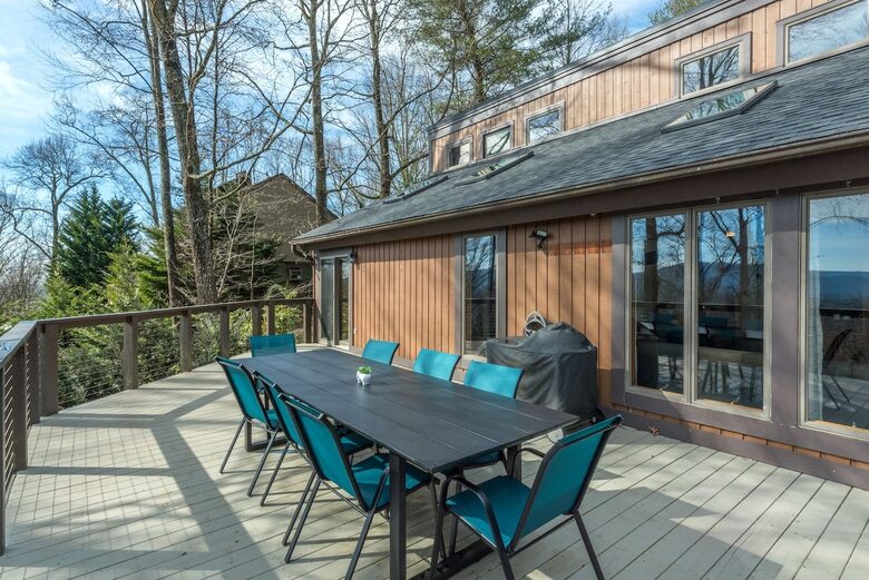 White Pine Retreat | Pet friendly, Beautiful Views and 20 Minutes to Asheville! - Arden, North Carolina