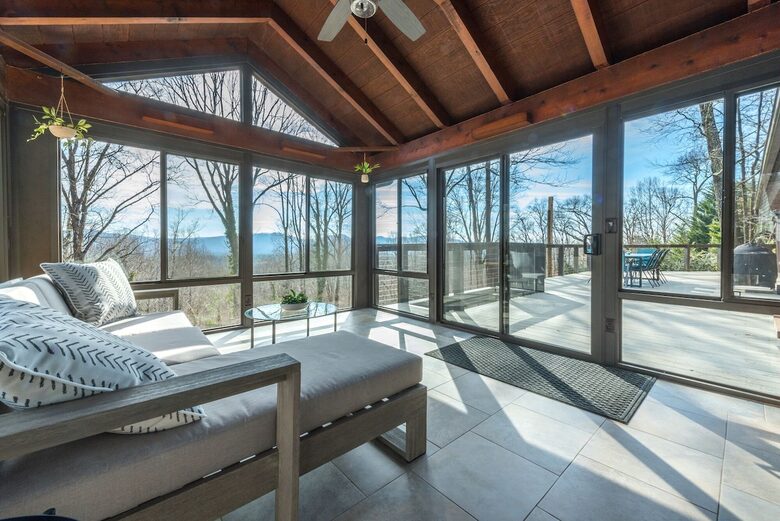 White Pine Retreat | Pet friendly, Beautiful Views and 20 Minutes to Asheville! - Arden, North Carolina