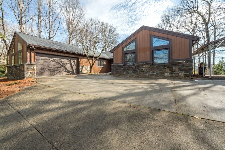White Pine Retreat | Pet friendly, Beautiful Views and 20 Minutes to Asheville! - Arden, North Carolina