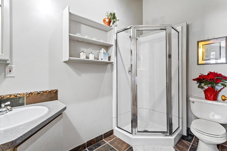 Studio bathroom