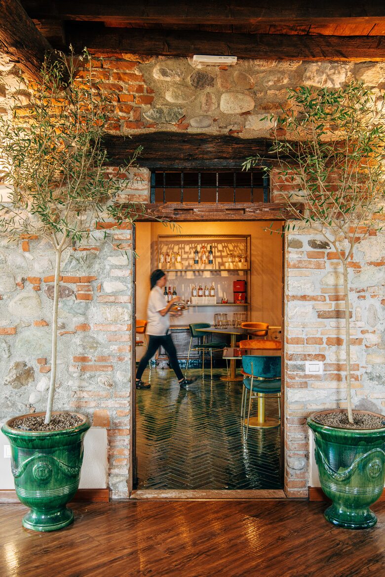 A Deluxe Suite at Borgo Il Mezzanino - Salò, Italy