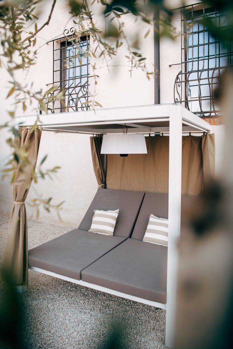 A Deluxe Suite at Borgo Il Mezzanino - Salò, Italy