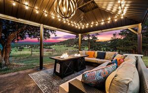 Cold Springs Ranch: Mtn views, 20 acres, 5 bd/7 bath, hot tub, sauna, frisbee golf, luxurious - Golden, Colorado