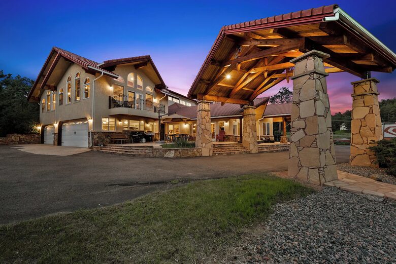 Cold Springs Ranch: Mtn views, 20 acres, 5 bd/7 bath, hot tub, sauna, frisbee golf, luxurious - Golden, Colorado