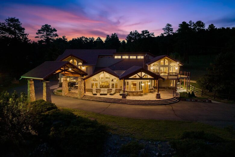 Cold Springs Ranch: Mtn views, 20 acres, 5 bd/7 bath, hot tub, sauna, frisbee golf, luxurious - Golden, Colorado