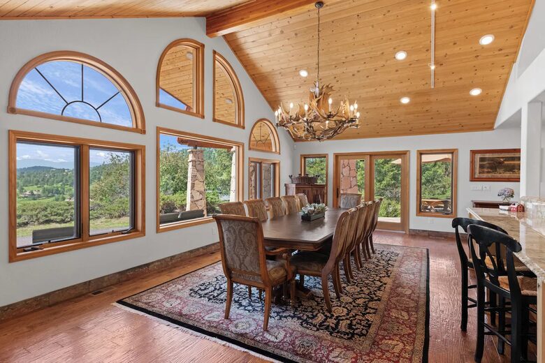 Cold Springs Ranch: Mtn views, 20 acres, 5 bd/7 bath, hot tub, sauna, frisbee golf, luxurious - Golden, Colorado