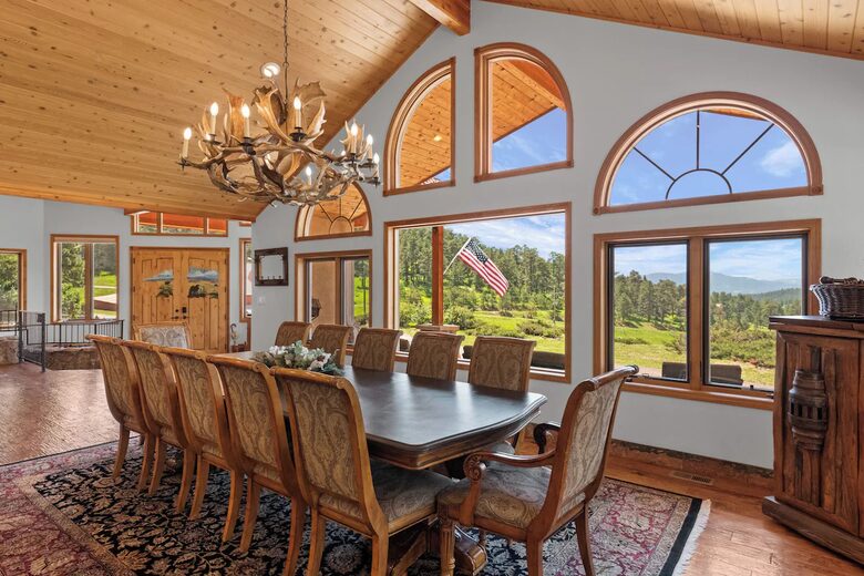 Cold Springs Ranch: Mtn views, 20 acres, 5 bd/7 bath, hot tub, sauna, frisbee golf, luxurious - Golden, Colorado