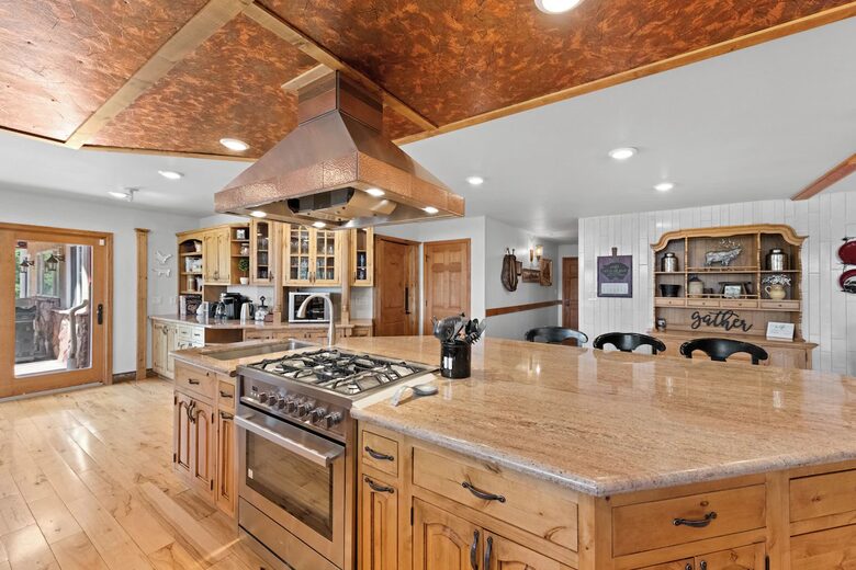 Cold Springs Ranch: Mtn views, 20 acres, 5 bd/7 bath, hot tub, sauna, frisbee golf, luxurious - Golden, Colorado