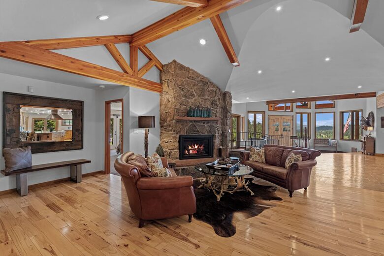 Cold Springs Ranch: Mtn views, 20 acres, 5 bd/7 bath, hot tub, sauna, frisbee golf, luxurious - Golden, Colorado