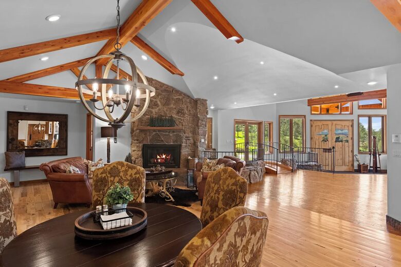 Cold Springs Ranch: Mtn views, 20 acres, 5 bd/7 bath, hot tub, sauna, frisbee golf, luxurious - Golden, Colorado