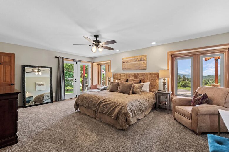 Cold Springs Ranch: Mtn views, 20 acres, 5 bd/7 bath, hot tub, sauna, frisbee golf, luxurious - Golden, Colorado