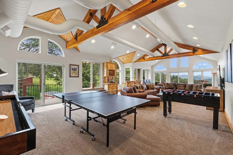 Cold Springs Ranch: Mtn views, 20 acres, 5 bd/7 bath, hot tub, sauna, frisbee golf, luxurious - Golden, Colorado