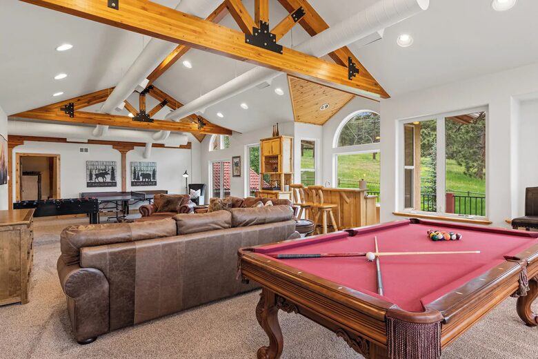Cold Springs Ranch: Mtn views, 20 acres, 5 bd/7 bath, hot tub, sauna, frisbee golf, luxurious - Golden, Colorado