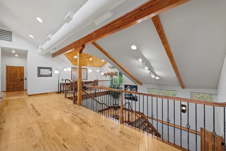 Cold Springs Ranch: Mtn views, 20 acres, 5 bd/7 bath, hot tub, sauna, frisbee golf, luxurious - Golden, Colorado