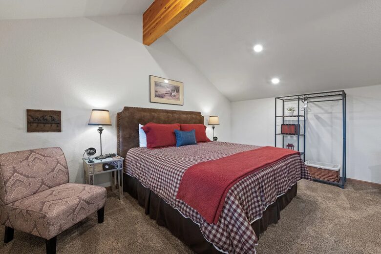Cold Springs Ranch: Mtn views, 20 acres, 5 bd/7 bath, hot tub, sauna, frisbee golf, luxurious - Golden, Colorado
