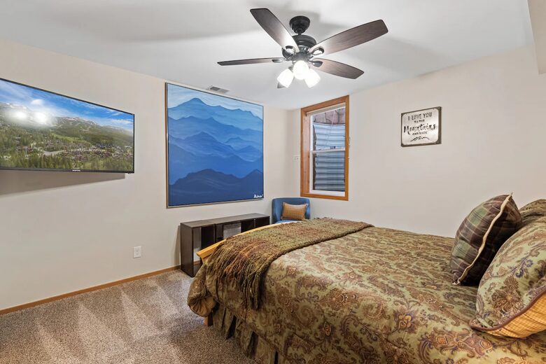 Cold Springs Ranch: Mtn views, 20 acres, 5 bd/7 bath, hot tub, sauna, frisbee golf, luxurious - Golden, Colorado