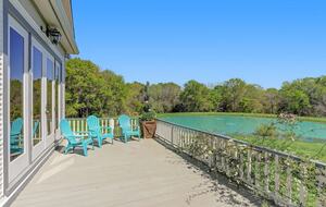 Brenham-Home/Barn & "Little Spot of Heaven" Vacation Retreat - Brenham, Texas
