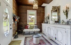 Brenham-Home/Barn & "Little Spot of Heaven" Vacation Retreat - Brenham, Texas
