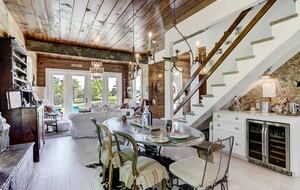 Brenham-Home/Barn & "Little Spot of Heaven" Vacation Retreat - Brenham, Texas