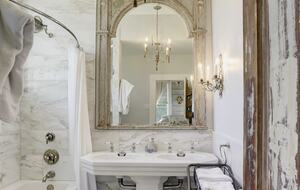 Brenham-Home/Barn & "Little Spot of Heaven" Vacation Retreat - Brenham, Texas