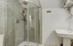 Brenham-Home/Barn & "Little Spot of Heaven" Vacation Retreat - Brenham, Texas