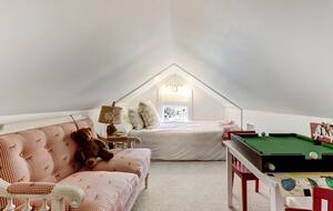Brenham-Home/Barn & "Little Spot of Heaven" Vacation Retreat - Brenham, Texas