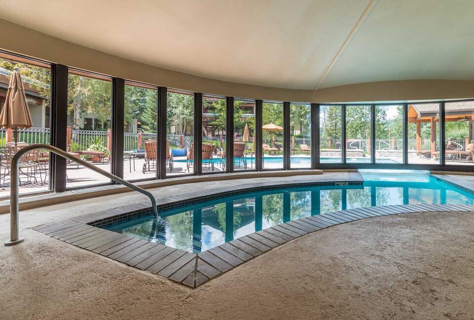 Bear Lodge Cozy Condo with a Hot Tub - Steamboat Springs, Colorado