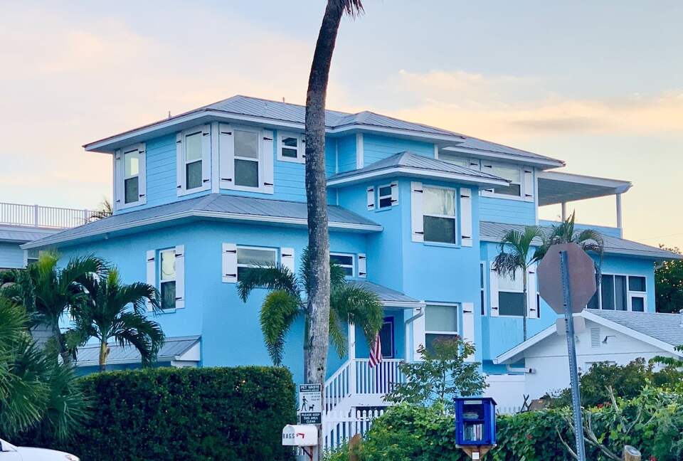 Tropical Beach House | Private & Luxurious with Beach View, Pool, Spa, and Steps to Sand! - Bradenton Beach, Florida