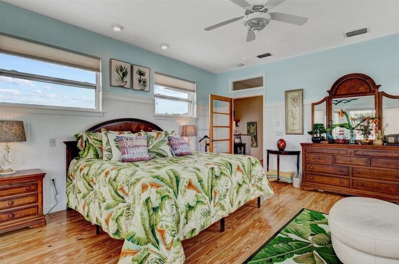Tropical Beach House | Private & Luxurious with Beach View, Pool, Spa, and Steps to Sand! - Bradenton Beach, Florida