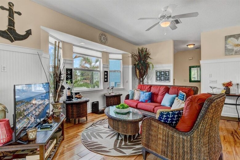 Tropical Beach House | Private & Luxurious with Beach View, Pool, Spa, and Steps to Sand! - Bradenton Beach, Florida