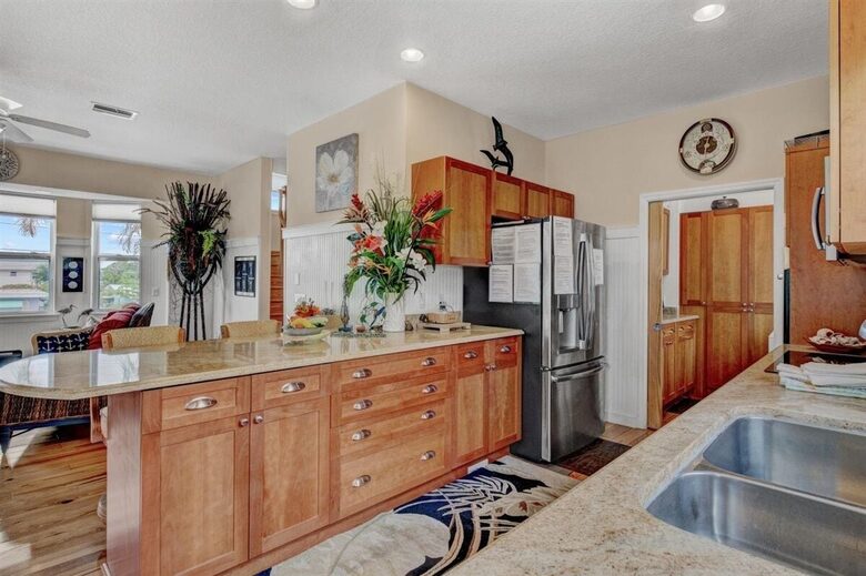 Tropical Beach House | Private & Luxurious with Beach View, Pool, Spa, and Steps to Sand! - Bradenton Beach, Florida