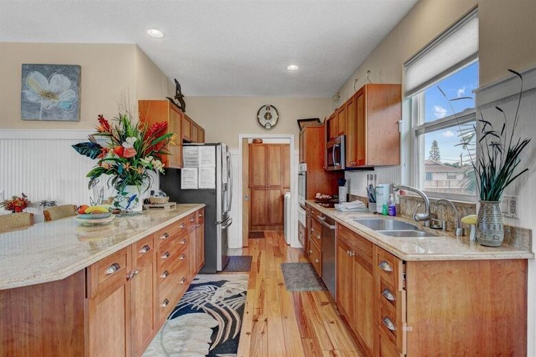 Tropical Beach House | Private & Luxurious with Beach View, Pool, Spa, and Steps to Sand! - Bradenton Beach, Florida
