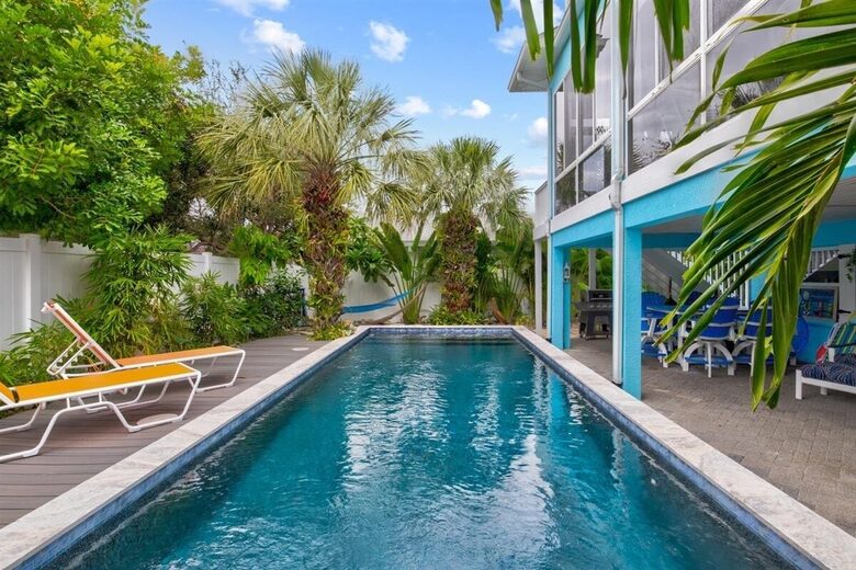 Tropical Beach House | Private & Luxurious with Beach View, Pool, Spa, and Steps to Sand! - Bradenton Beach, Florida