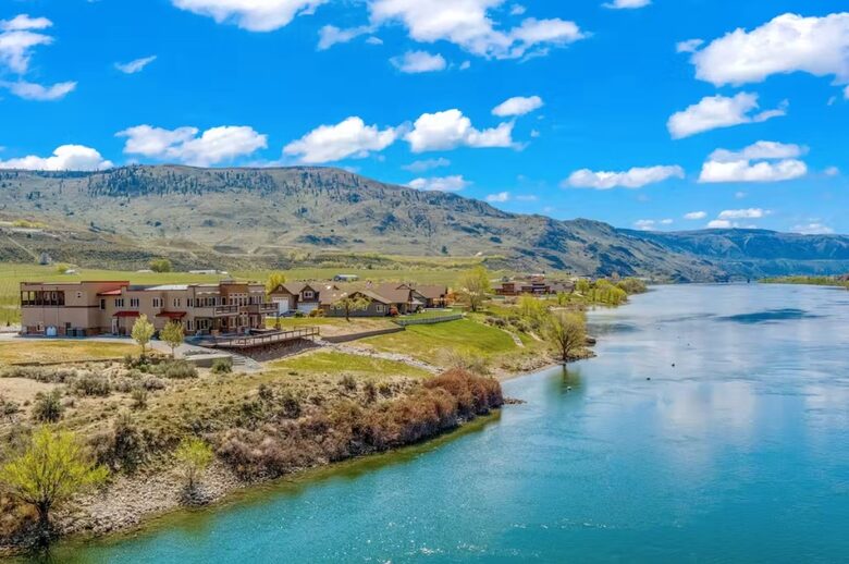 Riverfront Retreat with endless views