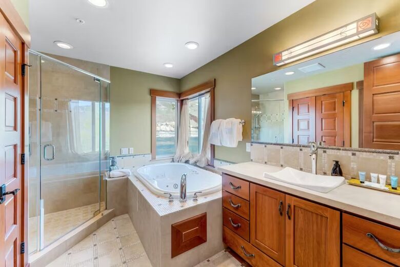 Additional en-suite bathroom