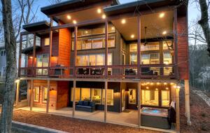 Modern River Retreat - Blue Ridge, Georgia