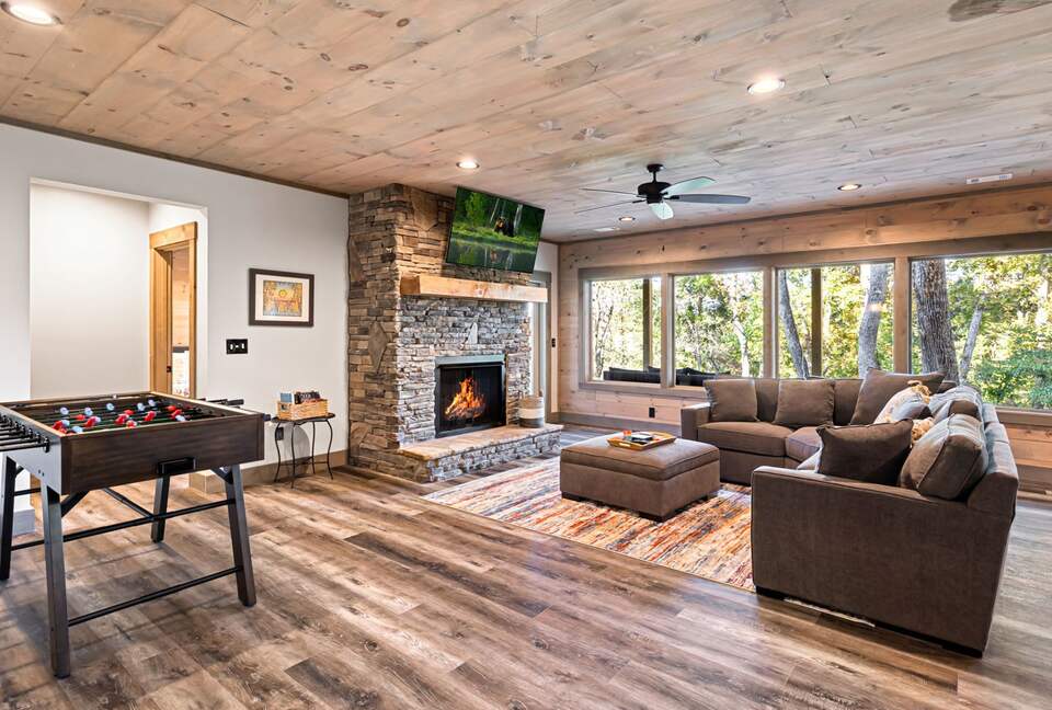 Modern River Retreat - Blue Ridge, Georgia