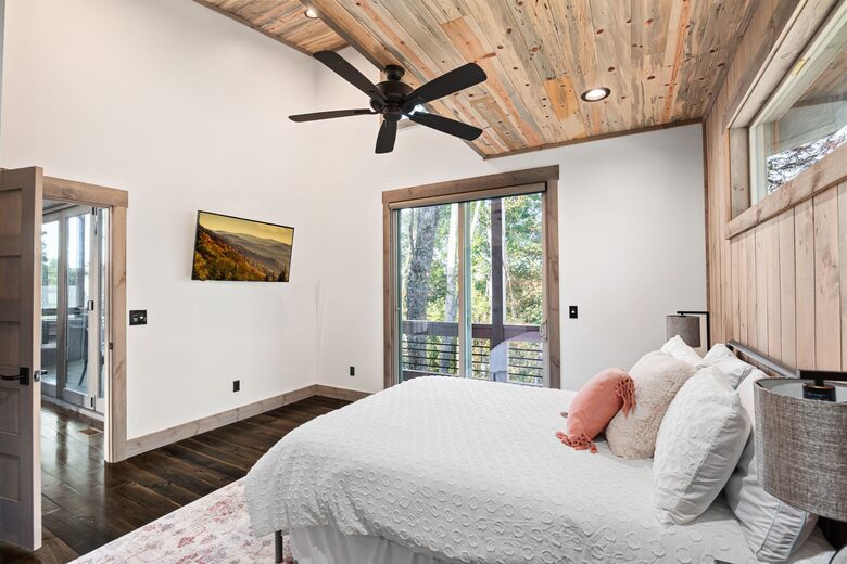 Modern River Retreat - Blue Ridge, Georgia
