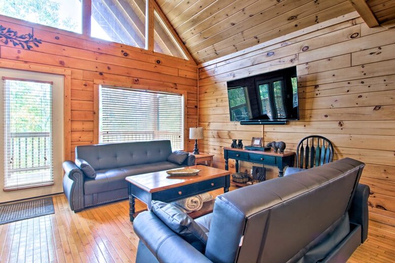Mountaintop Manor - Pigeon Forge, Tennessee