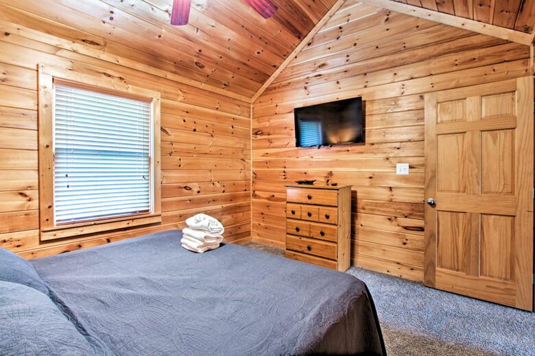Mountaintop Manor - Pigeon Forge, Tennessee