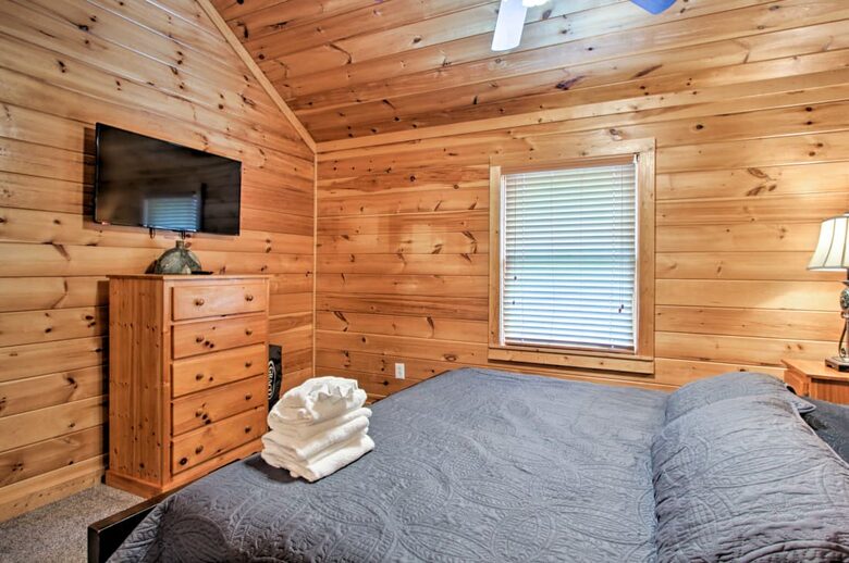 Mountaintop Manor - Pigeon Forge, Tennessee