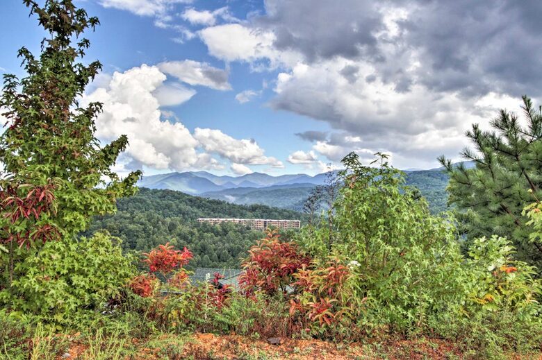 Smokies View - Gatlinburg, Tennessee