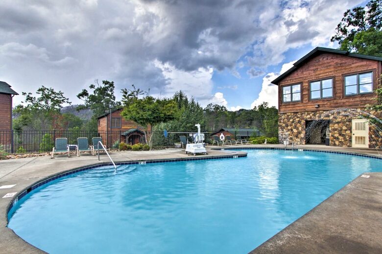 Smokies View - Gatlinburg, Tennessee