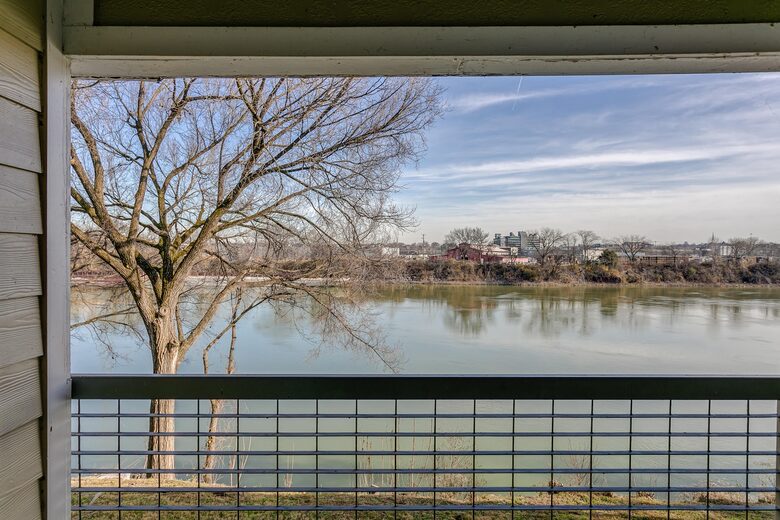 Riverfront Gold - Nashville, Tennessee
